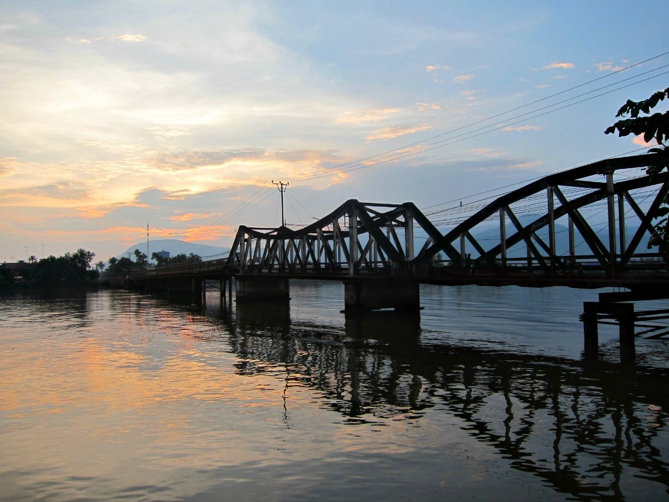 attraction-Kampot Climate Sunset Bridge.jpg